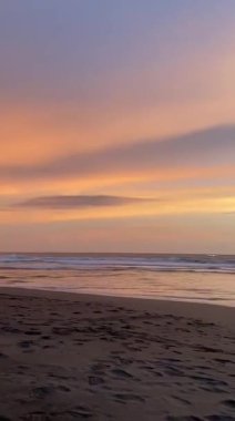 Güzel Sahillerde Çarpıcı Gün Batımı