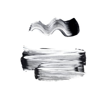 Maskara fırçası darbesi izole edilmiş. Siyah kirpik makyaj lekesi, beyaz arkaplanda rimel dokusu.