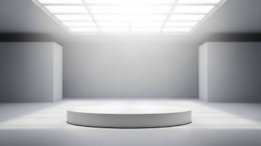 Modern mimari bir ortamda ürün sergilemek ya da sunumlar için ideal beyaz bir podyum sunan temiz, parlak bir iç mekan..