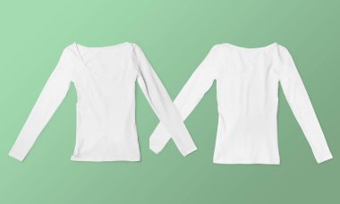 Moda ve giyim markası için iki uzun kollu gömlek yeşil arka planda sergileniyordu.