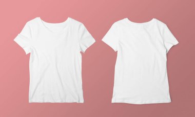 Moda ve yaşam tarzı kullanımı için pembe arka planda iki düz beyaz tişört..