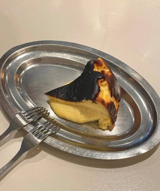 Rich and creamy burnt cheesecake with a caramelized top and a soft, velvety center. A perfect balance of deep, toasty flavor and smooth texture for an indulgent dessert.