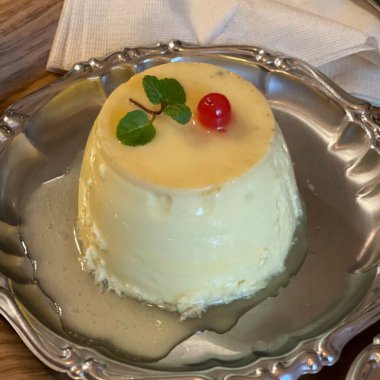 Smooth and creamy pudding with a velvety texture, offering a sweet and satisfying flavor. Perfect as a simple dessert or a refreshing treat for any occasion.