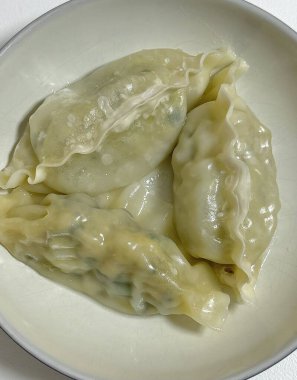 Altın gibi çıtır çıtır ve aromalı lezzetli Kore mandu köftesi. Aperatif, aperatif ya da meze olarak mükemmel. Her lokmada lezzetli bir tat sunuyor..