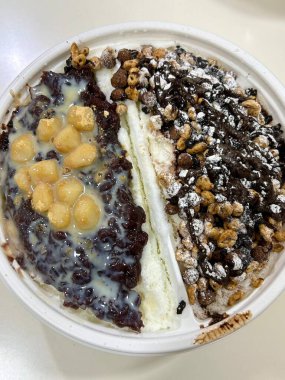 food, milk, bowl, cafe, fruit, korea, snow, dessert, summer, sweet, korean, ice cream, delicious, bingsu, cream, strawberry, cold, traditional, asian, syrup, meal, sweet food, frozen food, frozen, sugar, tasty, freshness, iced, asia, dessert - sweet 