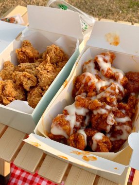 Crispy fried chicken with golden, crunchy skin and juicy, tender meat. A delicious and savory dish, perfect for any meal, served with dipping sauces or side dishes for extra flavor!