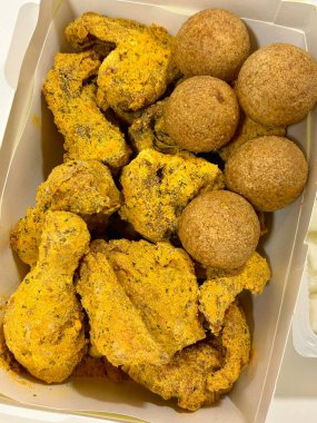 Crispy fried chicken with golden, crunchy skin and juicy, tender meat. A delicious and savory dish, perfect for any meal, served with dipping sauces or side dishes for extra flavor!