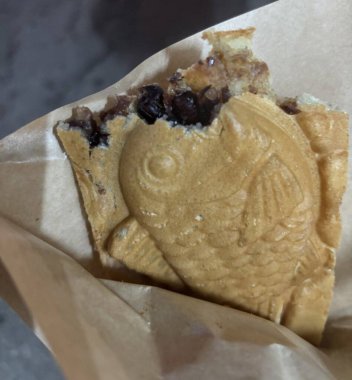 Bungeoppang, bungeo-ppang (Kore Balık Şekilli Pasta), popüler aperatif, kurabiye, Kore 'nin kışlık sokaklarında tatlı. Bungeoppang Kore geleneksel yemek, yemek, mutfak. Japon Taiyaki.