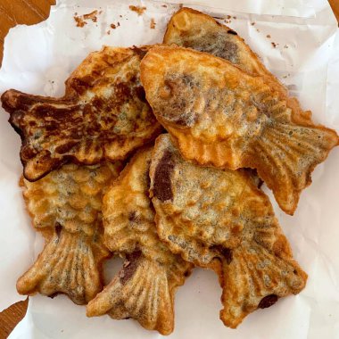 Bungeoppang, bungeo-ppang (Kore Balık Şekilli Pasta), popüler aperatif, kurabiye, Kore 'nin kışlık sokaklarında tatlı. Bungeoppang Kore geleneksel yemek, yemek, mutfak. Japon Taiyaki.