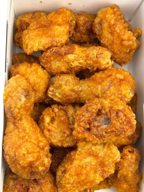 Crispy fried chicken with golden, crunchy skin and juicy, tender meat. A delicious and savory dish, perfect for any meal, served with dipping sauces or side dishes for extra flavor!