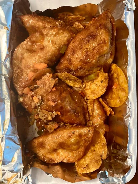 Crispy fried chicken with golden, crunchy skin and juicy, tender meat. A delicious and savory dish, perfect for any meal, served with dipping sauces or side dishes for extra flavor!