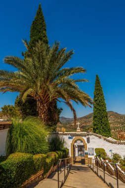 Kırsal Endülüs 'teki Beyazlatılmış Tepe Alanı' na Gün Işığı Girişi