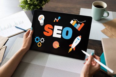 SEO Arama Motoru optimizasyonu. İş ve dijital pazarlama kavramı.