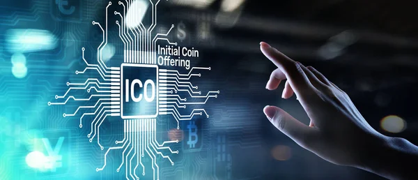 ICO - Oferta inicial de moneda, Fintech, Concepto de comercio financiero y criptomoneda en pantalla virtual. — Foto de Stock