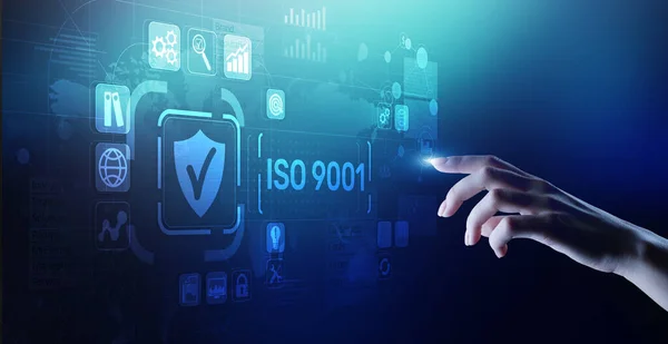 ISO 9001 Standards Qualitätskontrolle Geschäftstechnologie Konzept auf virtuellem Bildschirm. — Stockfoto