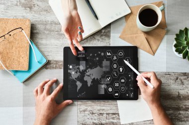 İş stratejisi konsepti. Simge ve diyagramlı kontrol paneli.