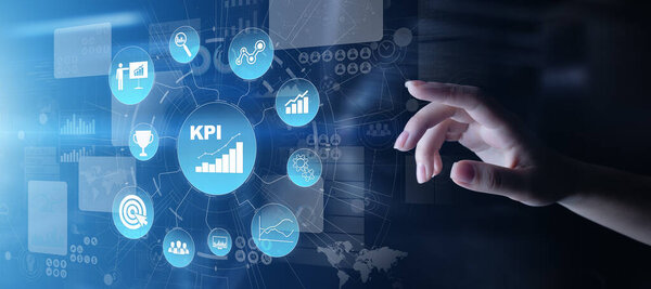 KPI - ключевой показатель производительности. Бизнес и промышленный анализ. Концепция Интернета и технологий на виртуальном экране.