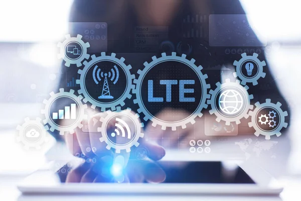Koncept pásma LTE, mobilního internetu a telekomunikační technologie na virtuální obrazovce — Stock fotografie