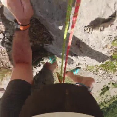 Uçsuz bucaksız bir dağa tırmanmanın ilk insan görüntüsü