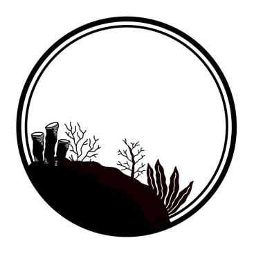 Elle çizilmiş sualtı silueti çerçeve çizimi. Mercan ve deniz yosunlarıyla okyanus dibi dairesel sınır