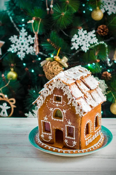 Christmas Gingerbread House Glaze Wooden Table Background Christmas Tree Burning — Stock Photo, Image