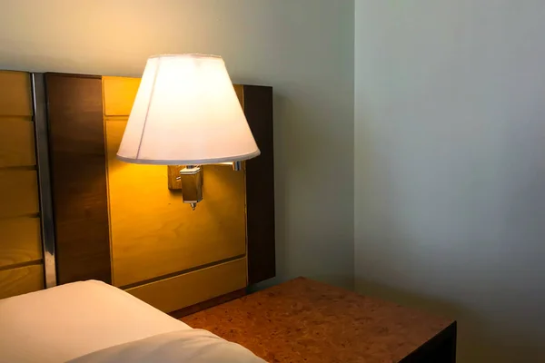 Lampe Intérieure Une Chambre Hôtel Pour Voyager — Photo