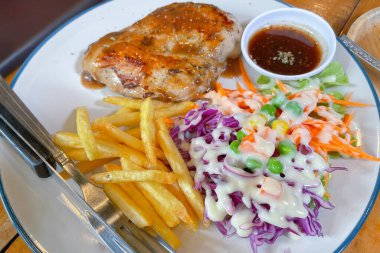 Karabiberde domuz kemikleri