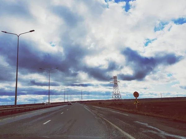 Gökyüzüne Karşı Yol — Stok fotoğraf