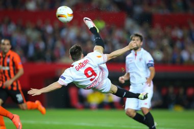 Sevilla, İspanya - 5 Mayıs: Fc Shakhtar Donetsk - Sevilla Fc, 5 Mayıs 2016, Ramon Sanchez Pizjuan, İspanya arasında oynanan Uefa Avrupa Ligi ikinci ayak yarı final maçında stadyumun panoramik manzarası çizgisinde kalan takımlar