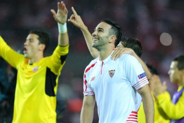 Sevilla, İspanya - 5 Mayıs: Fc Shakhtar Donetsk - Sevilla Fc, 5 Mayıs 2016, Ramon Sanchez Pizjuan, İspanya arasında oynanan Uefa Avrupa Ligi ikinci ayak yarı final maçında stadyumun panoramik manzarası çizgisinde kalan takımlar