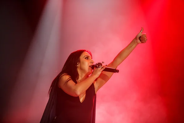 De beroemde Oekraïense zangeres Jamala gaf een concert presenteren haar nieuwe album "Podykh" (adem) — Stockfoto