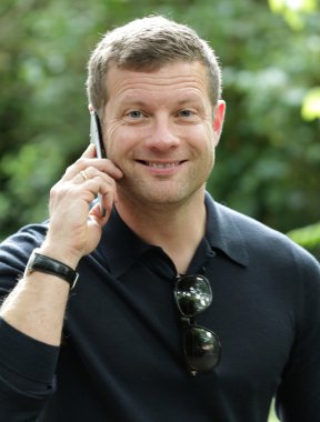 televizyon sunucusu Dermot Oleary