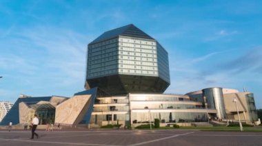Minsk, Belarus Eylül 2018: Minsk Ulusal Kütüphane Binası. Zaman Uygulaması
