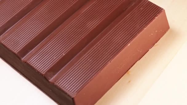 Forgó csokoládé bár közelkép lassú mo — Stock videók