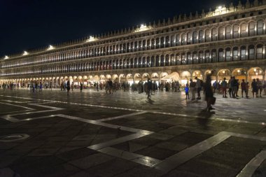 Gece Piazza San Marco, Venedik