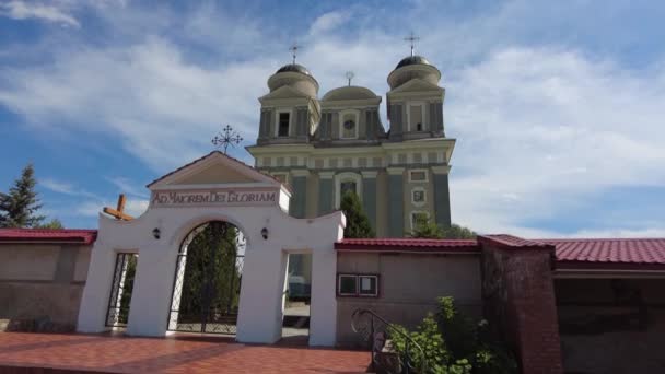 St. Tadeusha Kilisesi - Luchay, Postavy bölgesi, Vitebsk bölgesi. Beyaz Rusya. Cizvit Kilisesi cephesi — Stok video