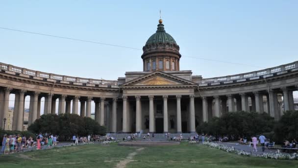 Rusland. Sint-Petersburg juli 2021. Kazan kathedraal. Kathedraal in slow mo — Stockvideo