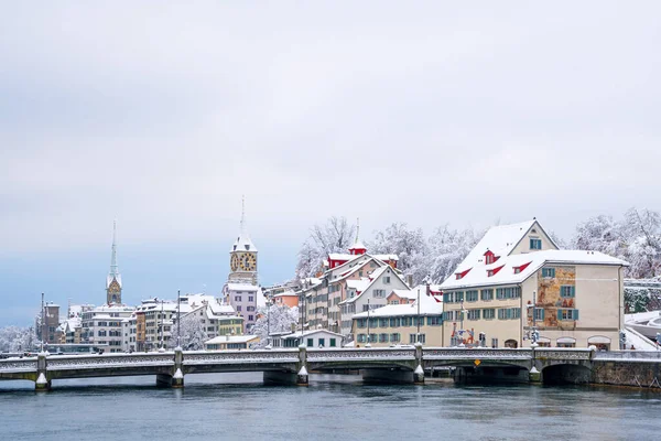 Iglesia San Pedro Iglesia Fraumunster Orillas Del Río Limmat Zurich — Foto de Stock