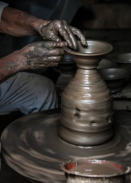 Detailní Záběr Muže Hrnčířským Kolem Nepál — Stock fotografie