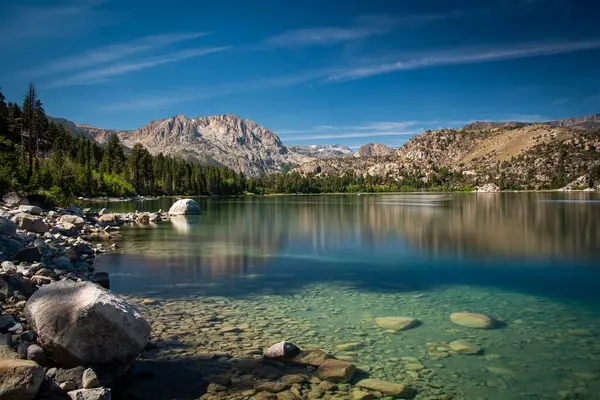 Refleksje Górskie June Lake Mono County Kalifornia Usa — Zdjęcie stockowe