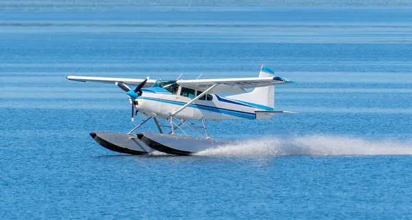 Seaplane Landing Ocean Canada — Stock Photo, Image