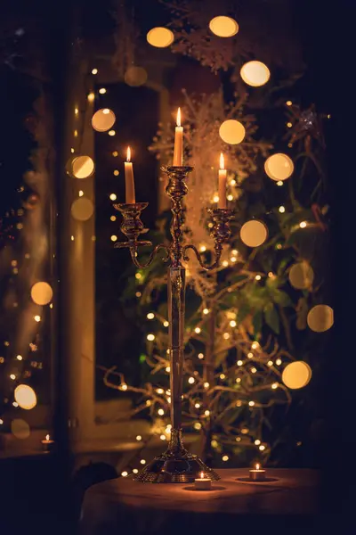 Bougeoir Sur Une Table Devant Sapin Noël — Photo