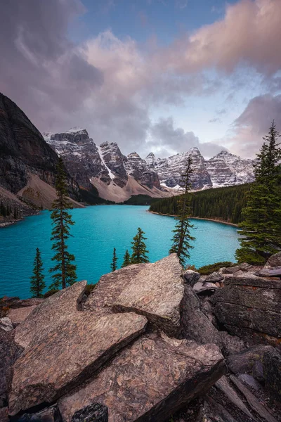 Lago Moraine Valle Los Diez Picos Parque Nacional Banff Alberta — Foto de Stock