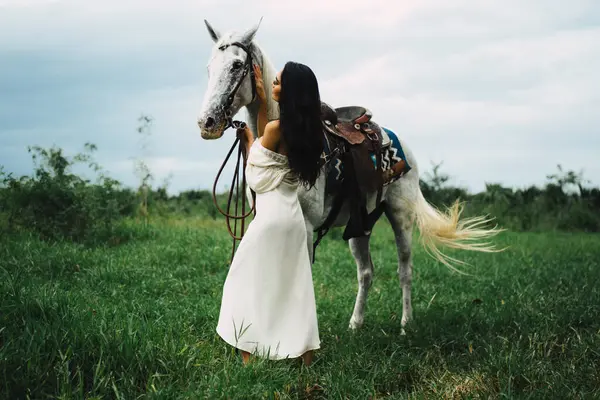 Vrouw Die Naast Haar Paard Staat Thailand — Stockfoto