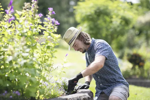 Retrato Homem Jardinagem Alemanha — Fotografia de Stock