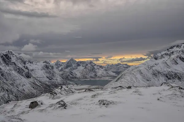 Winterlandschap Uitzicht Vanaf Litjnappstijn Bij Napp Flakstad Lofoten Nordland Noorwegen — Stockfoto