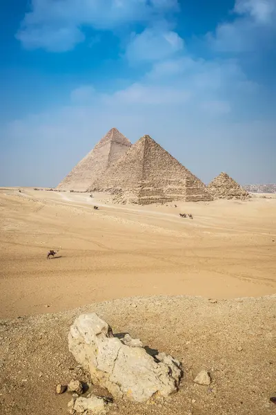 埃及开罗附近的吉萨金字塔建筑群 — 图库照片