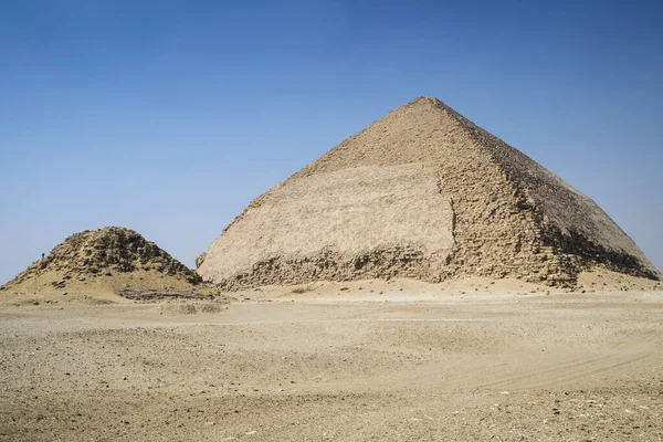 Röd Pyramid Och Bent Pyramid Vid Dahshur Necropolis Nära Kairo — Stockfoto