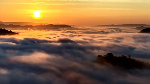 Berge Nebel Morgen Nhongkhai Thailand — Stockfoto