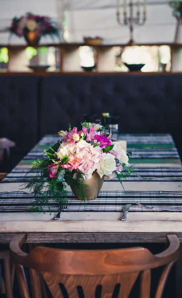 Bunch Flowers Dining Room Table — Stock Photo, Image